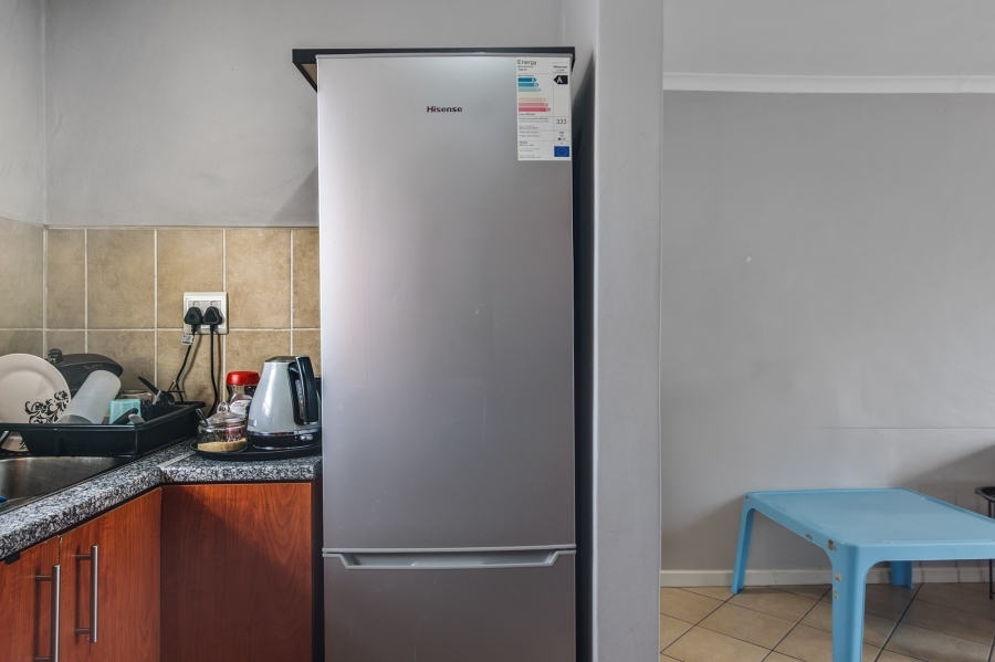 2 Bedroom Property for Sale in Whispering Pines Western Cape